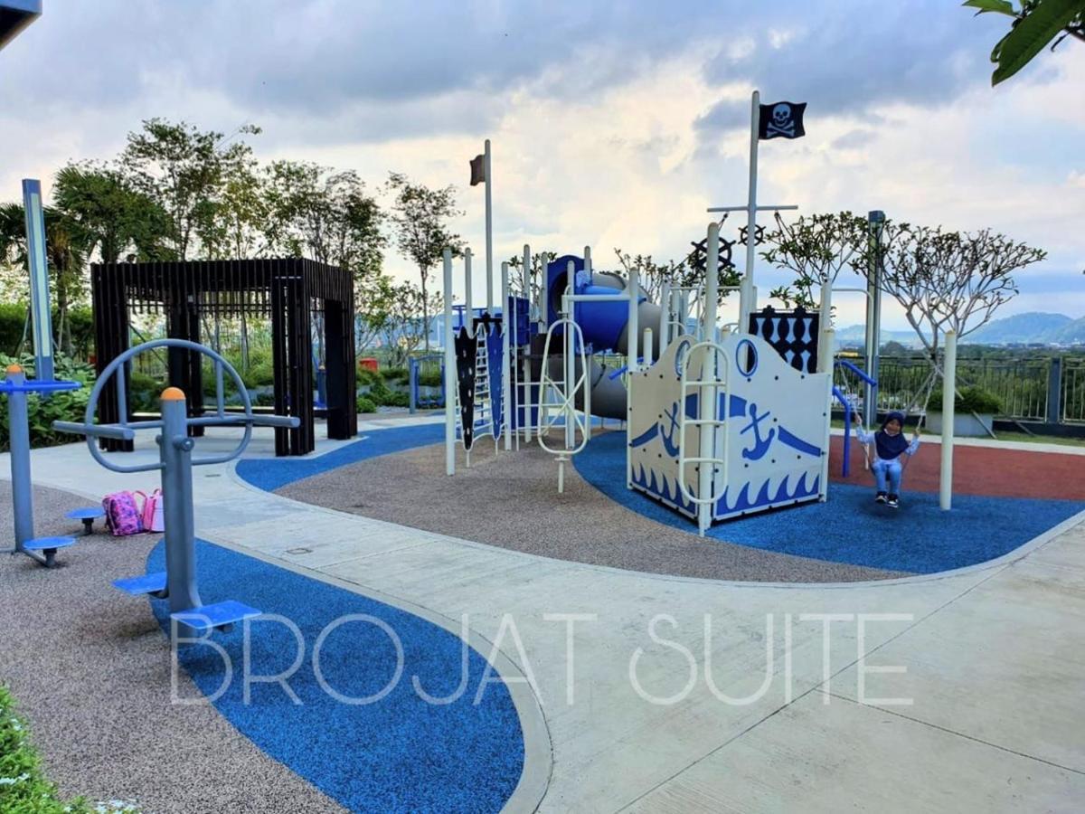 Brojat Suite Family Sea View @ Imperium Residence Kuantan Exterior foto