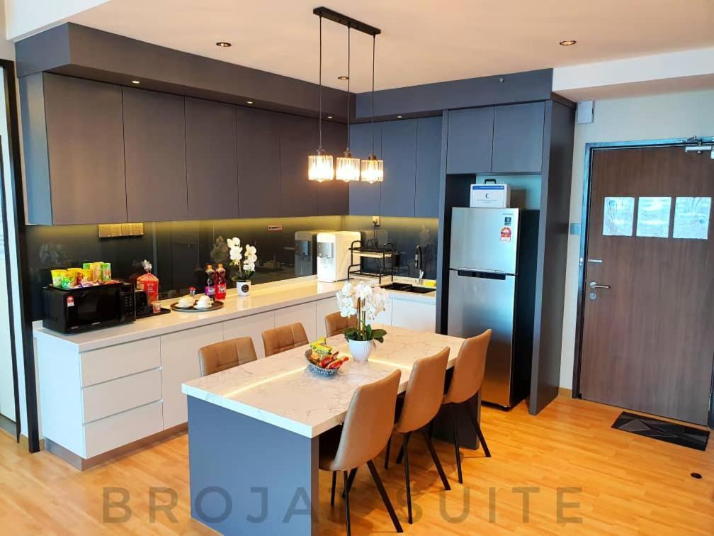 Brojat Suite Family Sea View @ Imperium Residence Kuantan Exterior foto