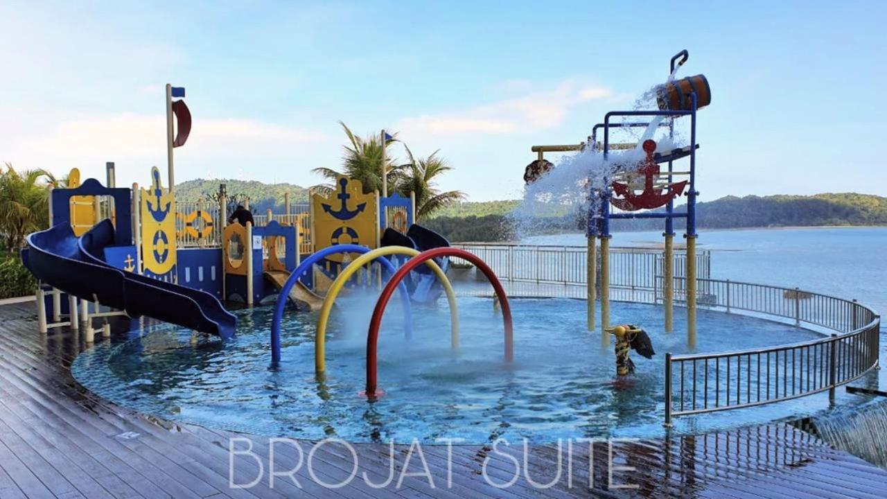 Brojat Suite Family Sea View @ Imperium Residence Kuantan Exterior foto